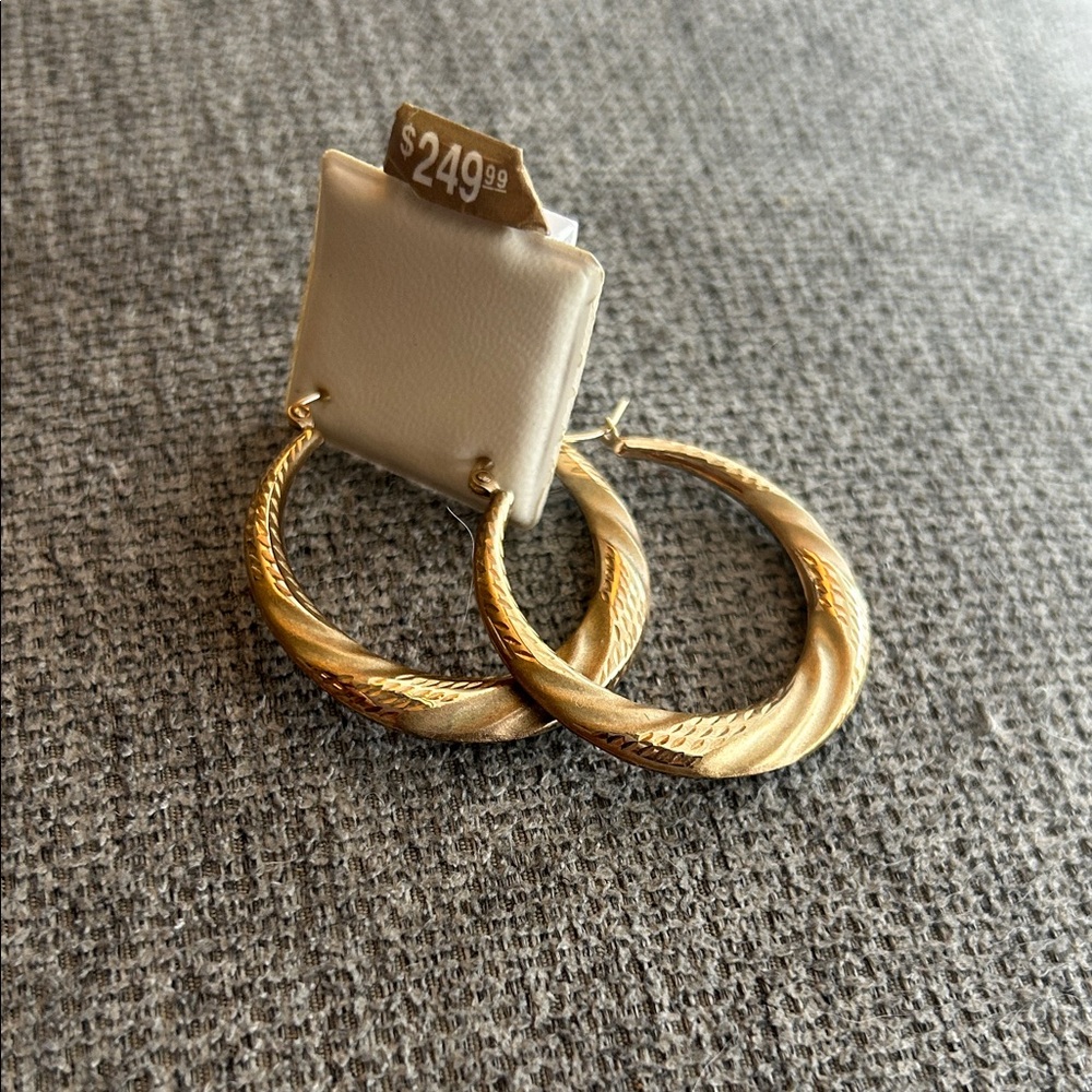 10k Yellow Gold Elegant Gold Hoop Earrings
